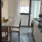 아파트 Garsoniera Sorin