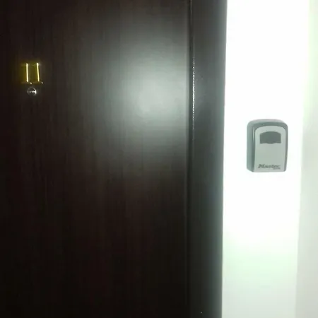 דירה Garsoniera Sorin אפורי נורד